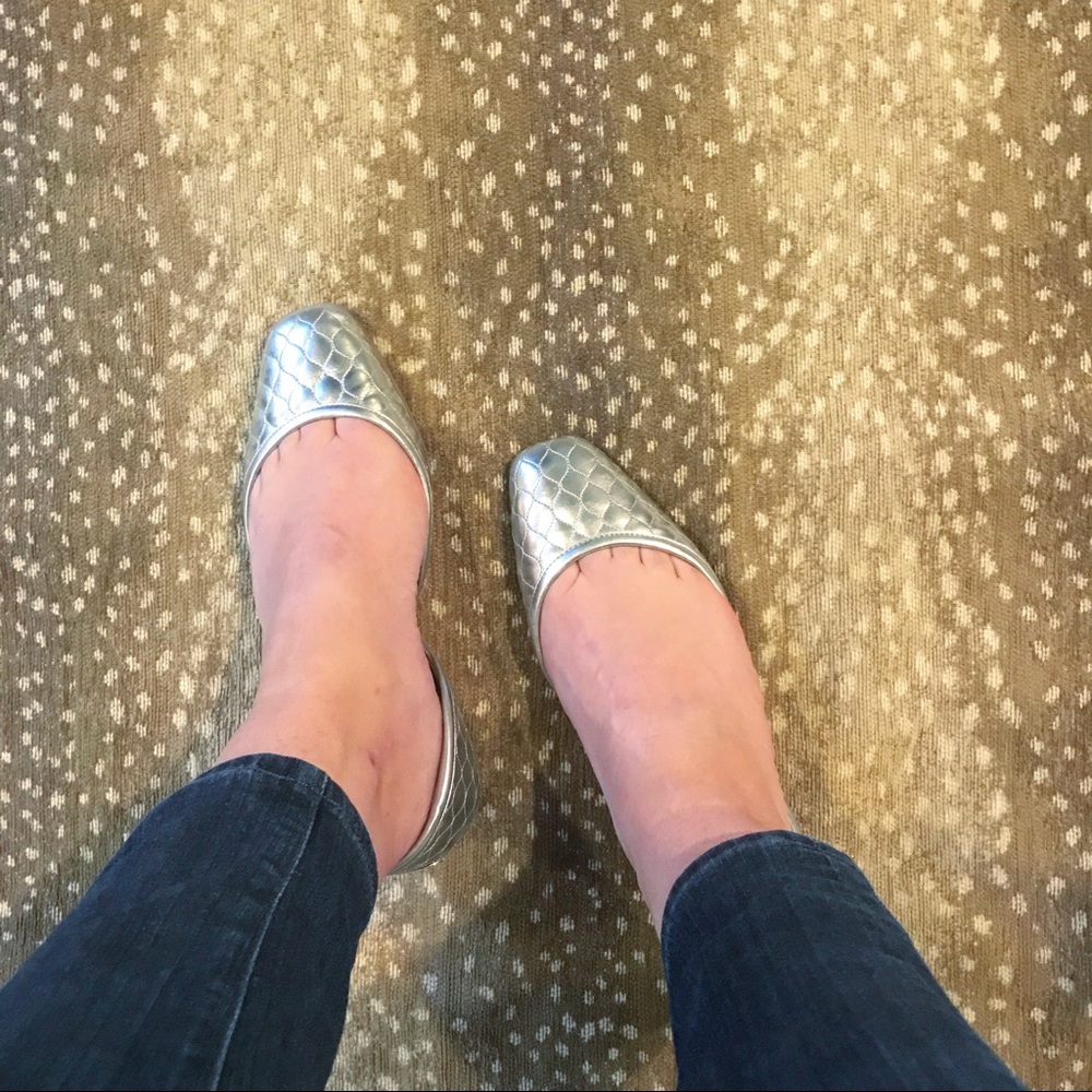 Jimmy Choo sz 37.5 silver quilted flats